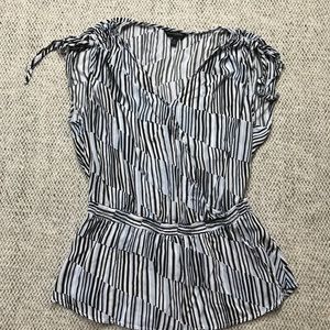 SOLD🌈Banana Republic Sleeveless Fitted Blouse